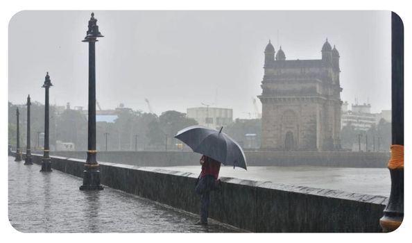 Heavy rains in Mumbai brings businesses to a standstill